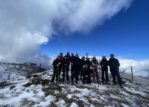 Despedidas de soltera y soltero en Cantabria. Fin de semana de turismo rural y experiencias diferentes en plena naturaleza con amigos – senderismo y raquetas de nieve