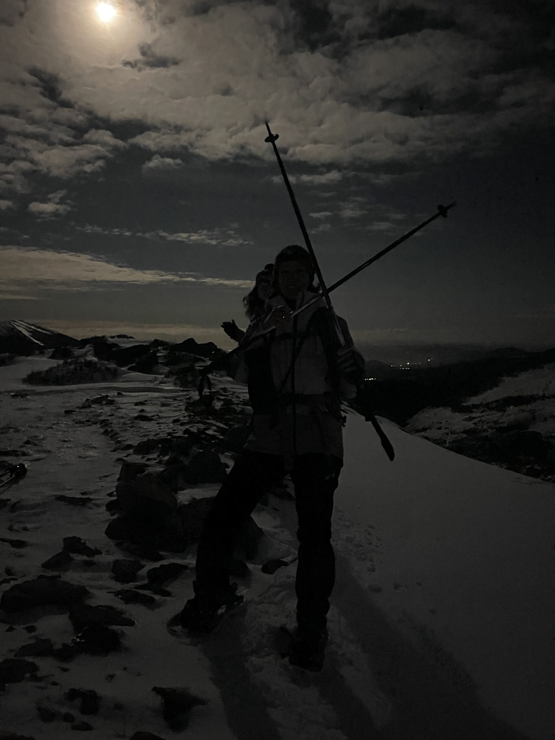 Raquetada nocturna con luna llena en Cantabria Alto Campoo