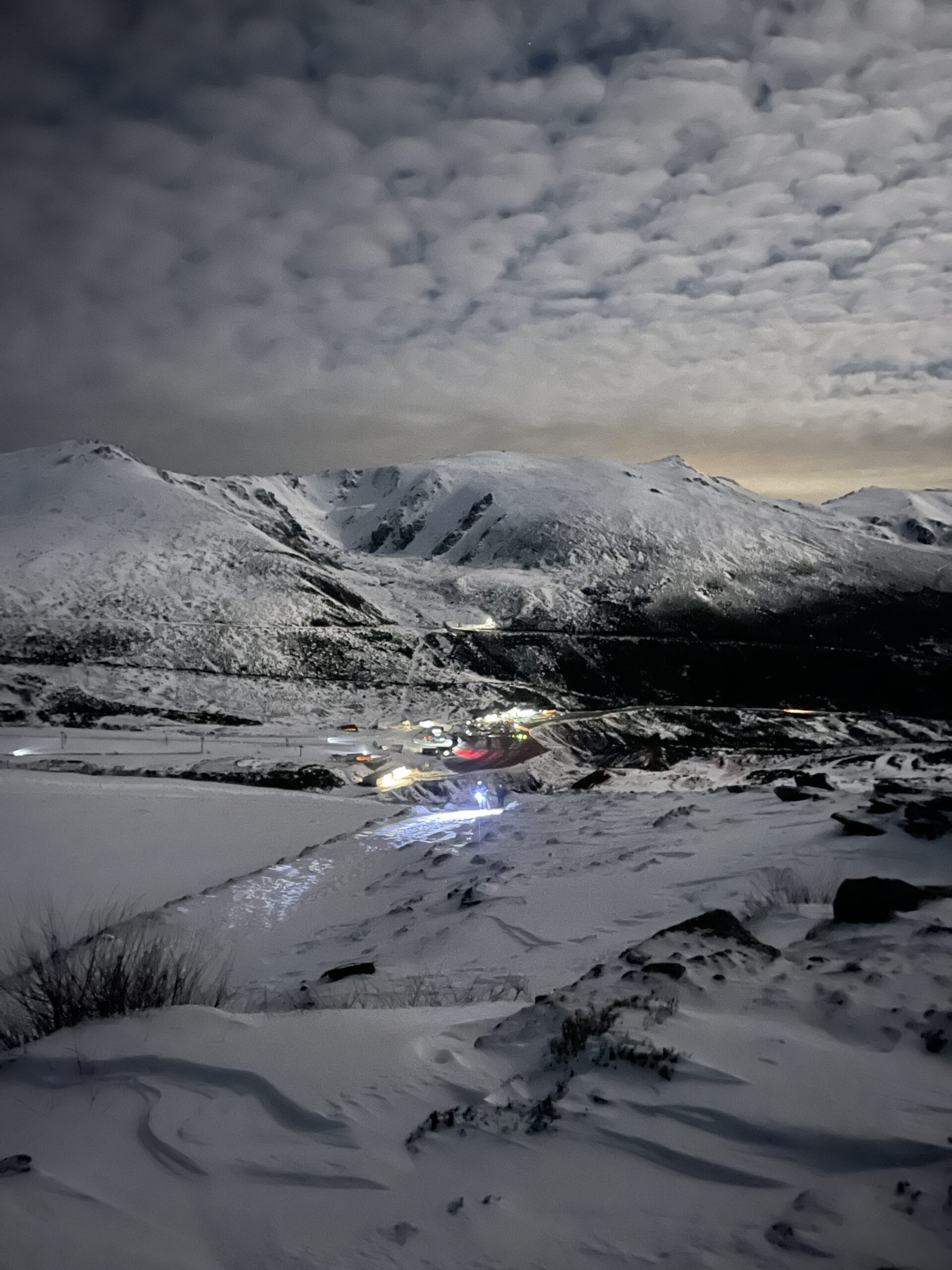Raquetada nocturna con luna llena en Cantabria Alto Campoo